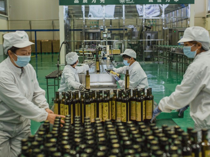 大家都知道，每一滴醇香的祥宇莊園橄欖油，都源自一顆顆小小的油橄欖果實(shí)。今天，就讓..
